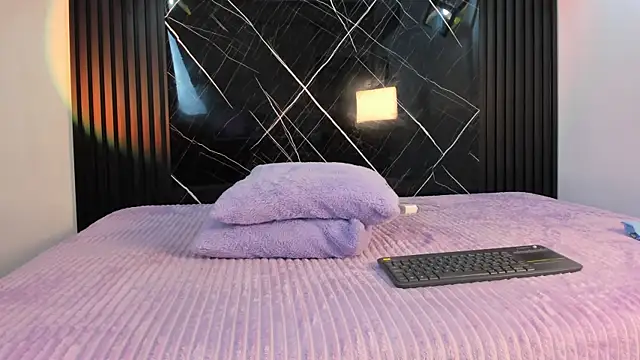 AriaBelle live cam preview on Stripchat