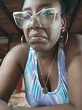 channeldelacroix (F milf) - SALIVA IN BOOBS