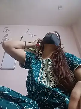 Meloni_71 live cam on StripChat