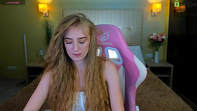 stacy_river (F teen) - breast massage in a top
