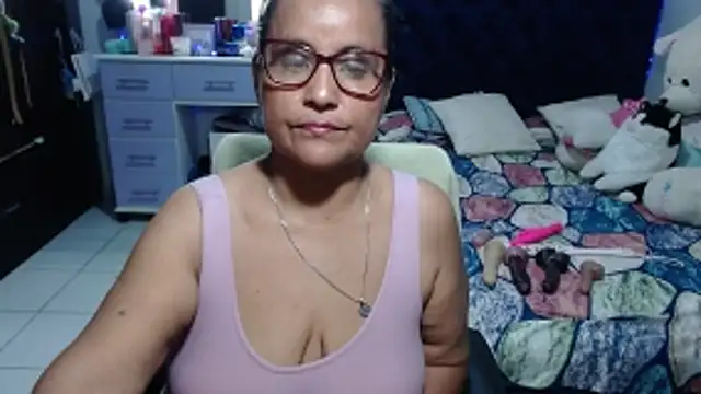 pervert_mommy_ - Pervert_mommy_'s free webcam - UK Sex Cams