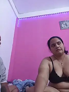 brunnette_hot webcam