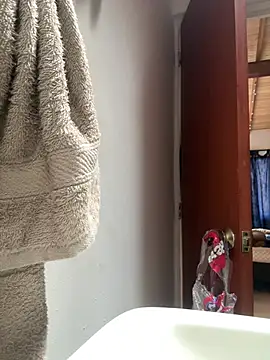 emmyjhonson07 webcam