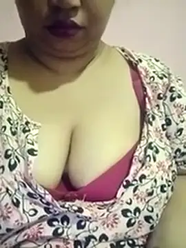 Ravina_patil1 live cam on StripChat