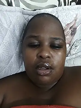 GaggingSlutXx live cam on StripChat
