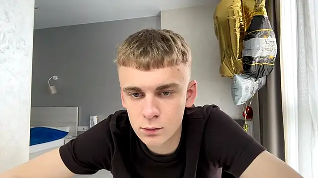 SoloFury live cam on StripChat