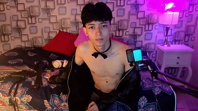 Twink_Sebas7 webcam
