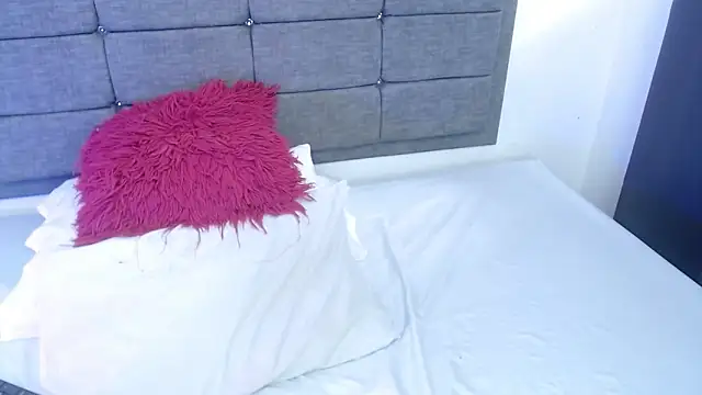 Emily_milfF webcam