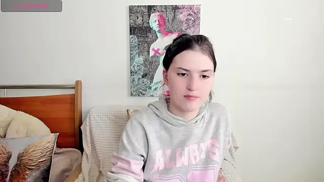 Kira_Devi webcam