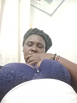 FayEbony2 live cam on StripChat