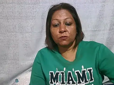 IndianSexyMilf69 webcam