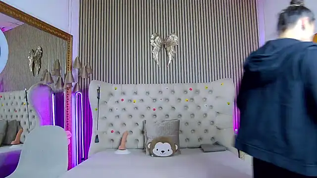 PlayfulShow webcam