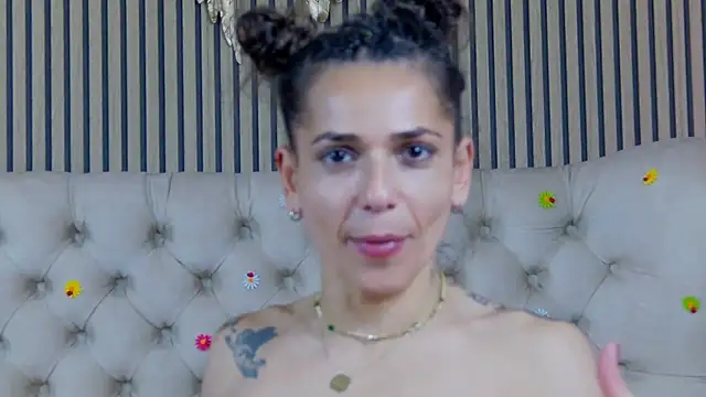 PlayfulShow webcam