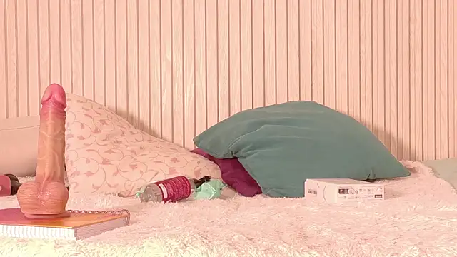 MiaJanss webcam