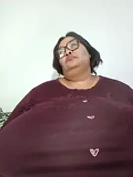 nancy111 (F milf) - Make me squit and cum on my toy