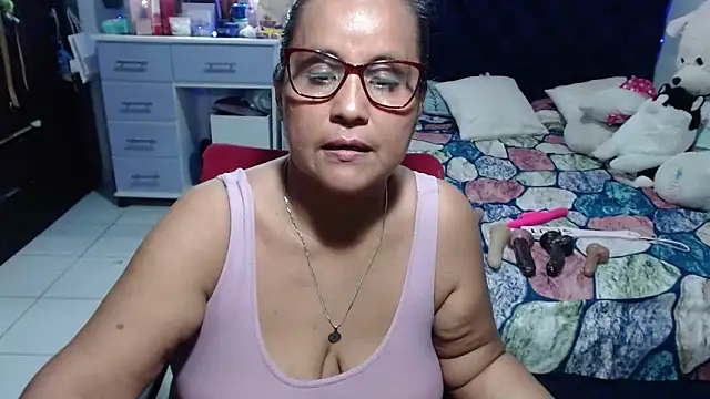 pervert_mommy_ live cam on StripChat