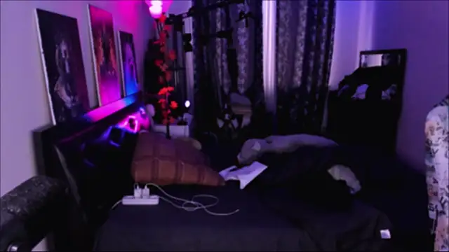 Foxicfu live cam on StripChat