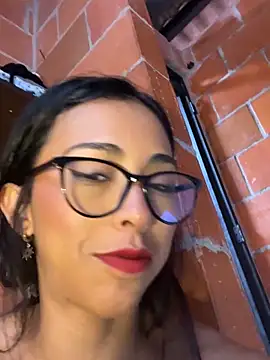 Emma__cumlovee webcam