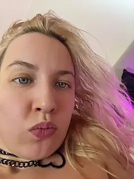 AmyAtlass webcam