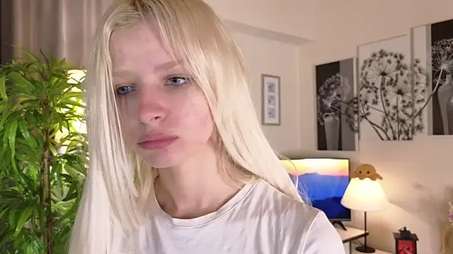 Naomi_Demio webcam