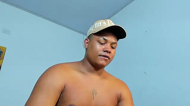 just2latins webcam