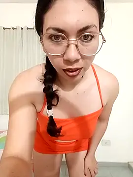 Mia_essence webcam