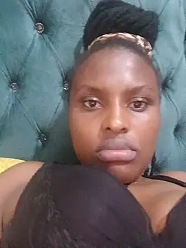 PinkyAvaDoll webcam