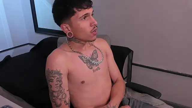 Valentino_Knox webcam
