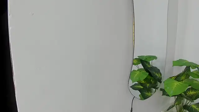 Mila_petiteasm webcam