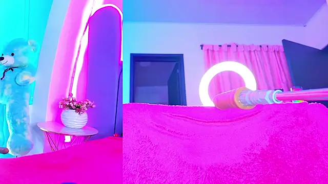 NathaxaLeans webcam