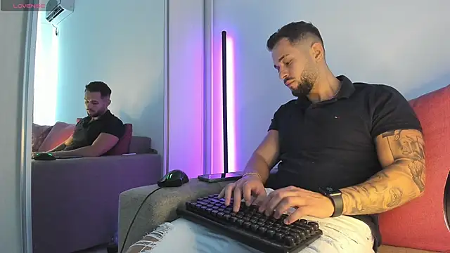 nicholasX1 webcam