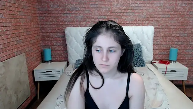 Holliy_Cooper webcam