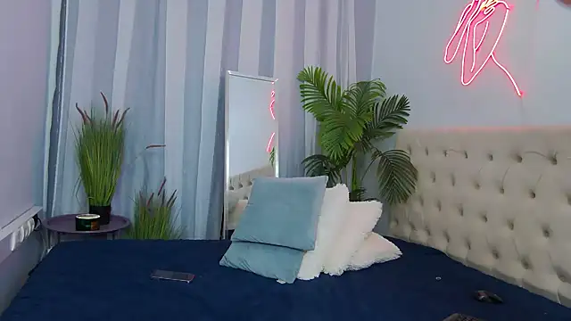 NicoleRosss live cam on StripChat