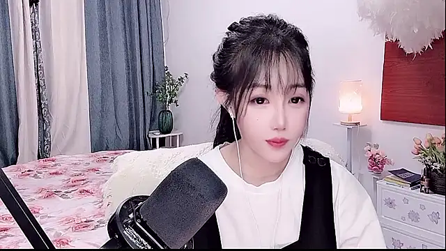 Laura_520 webcam