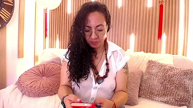 Velvet_Curly webcam