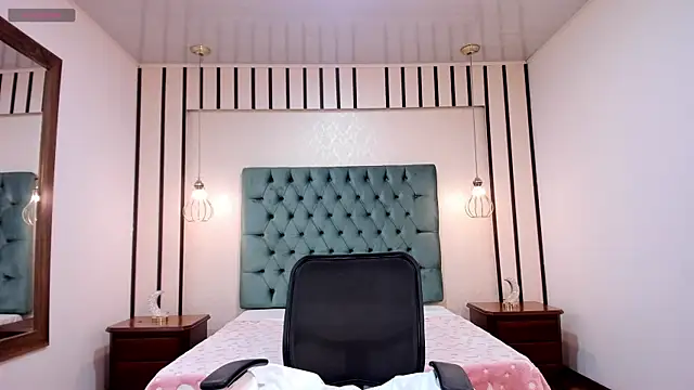 MadissonLow webcam