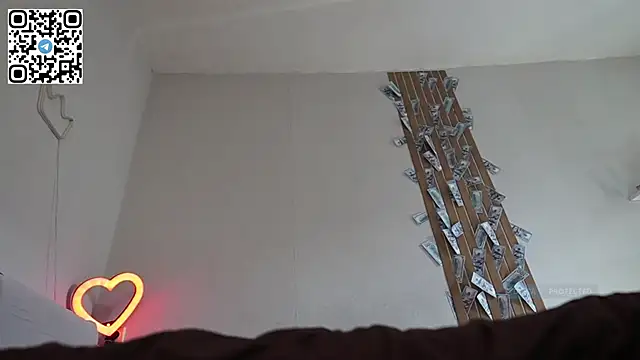 MrsTenderBeast webcam