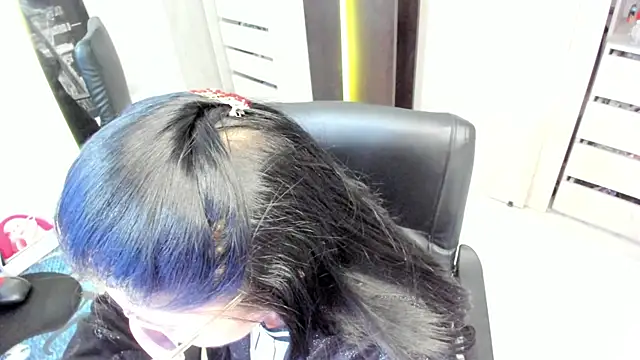 BellaFlaming webcam