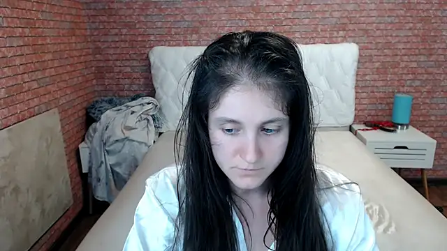 Holliy_Cooper live cam on StripChat