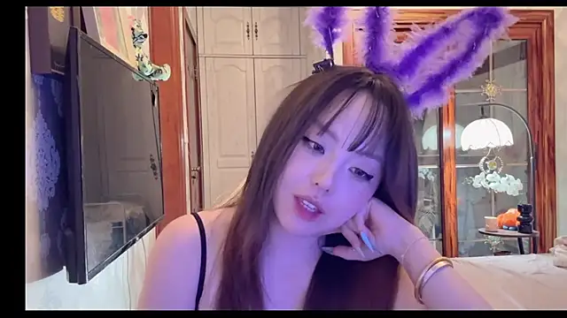 LongLongQueen webcam