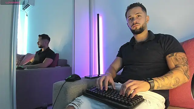 nicholasX1 live cam on StripChat