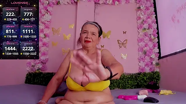 grandmother_milf webcam