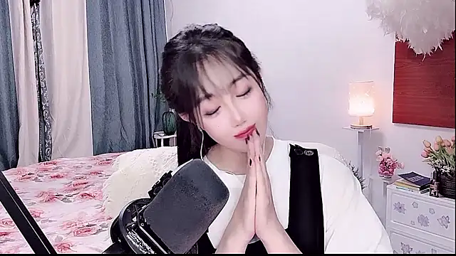 Laura_520 webcam