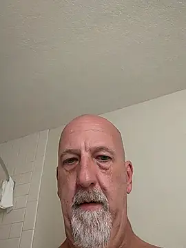 yankeedave420 (M mature) - getting nude and jerking off