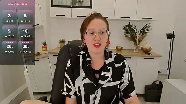 Charmy_Gracy webcam