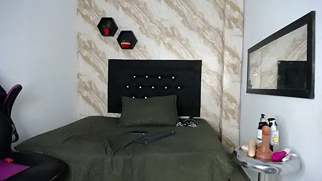 issa__love webcam