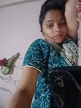 Meloni_71 live cam on StripChat
