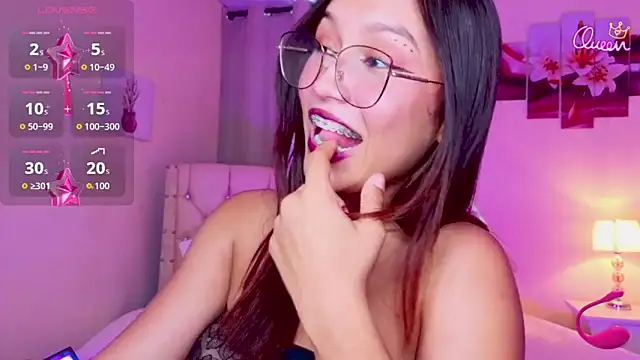 naomifire_ webcam