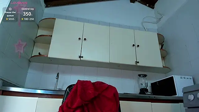 BustyGlow webcam