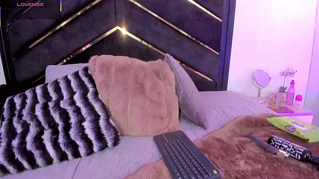 april_jones05 webcam